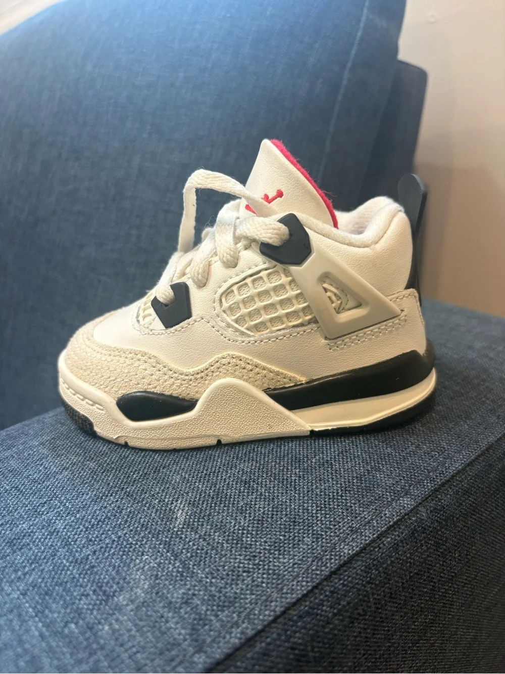 Toddler Boy White/Black Jordan’s Size 5